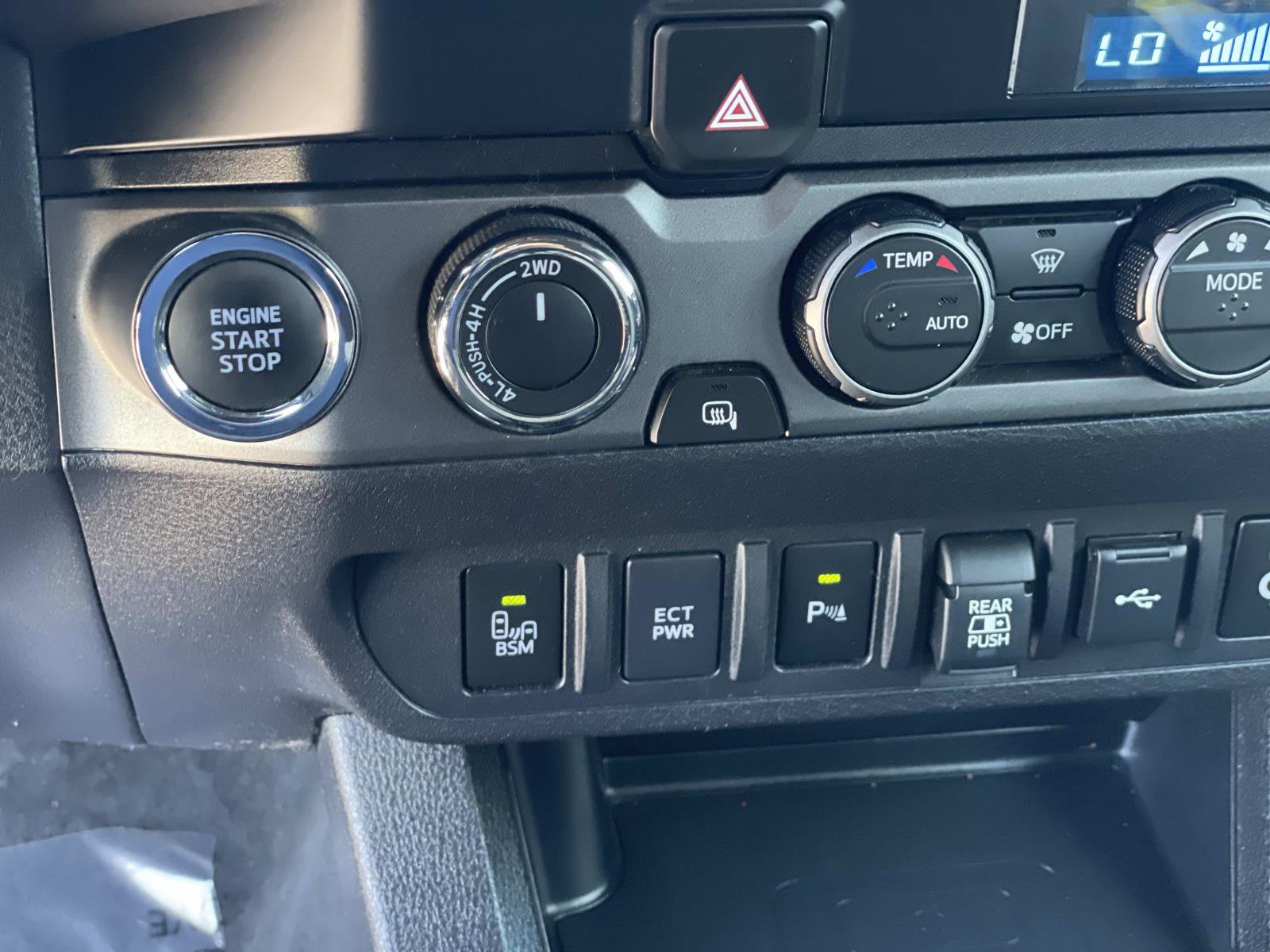 2023 Toyota Tacoma TRD photo 14