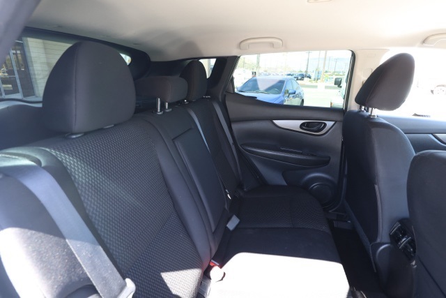 2022 Nissan Rogue Sport S photo 16
