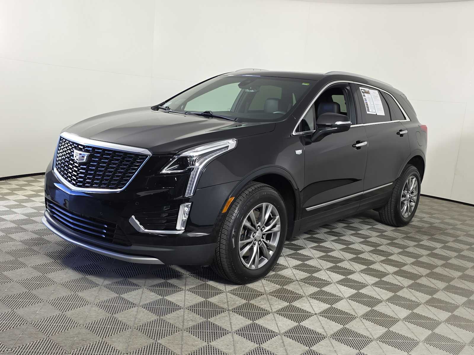 2021 Cadillac XT5 Premium Luxury photo 3