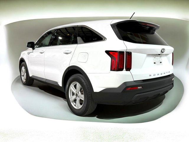 2021 Kia Sorento LX photo 3