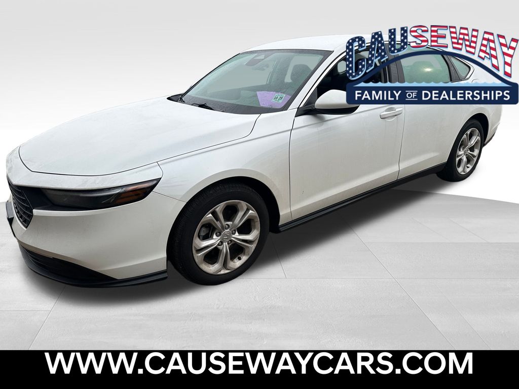 2025 Honda Accord LX's photo