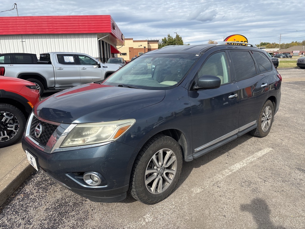 Used 2013 Nissan Pathfinder SL with VIN 5N1AR2MM8DC642341 for sale in Kansas City