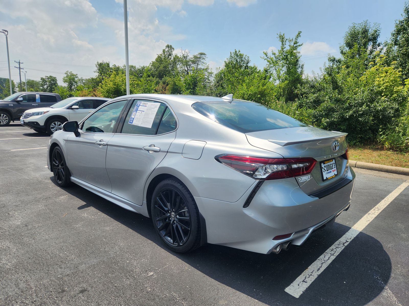 2022 Toyota Camry Hybrid XSE photo 3