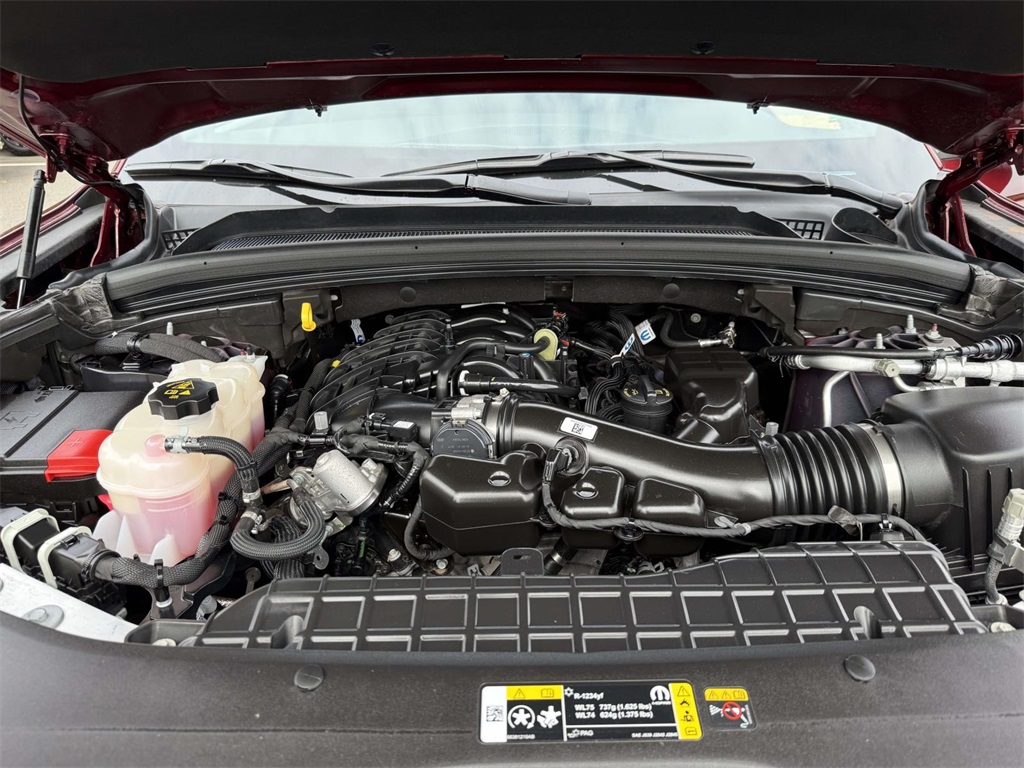 2025 Jeep Grand Cherokee Laredo photo 11