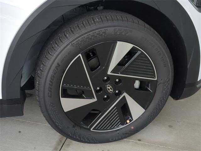 2025 Hyundai Ioniq 5 SE Standard Range photo 16