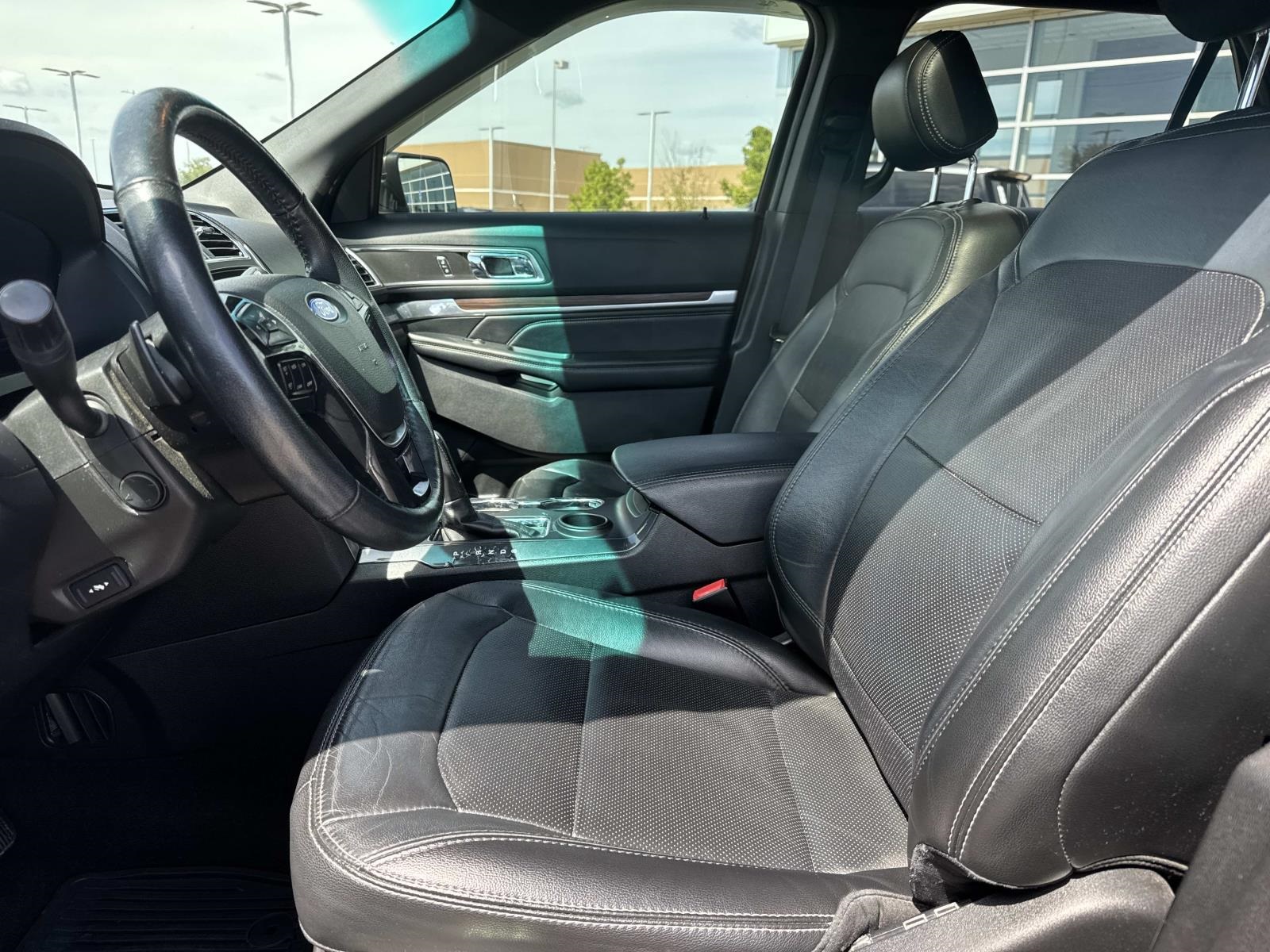 2016 Ford Explorer Limited photo 15