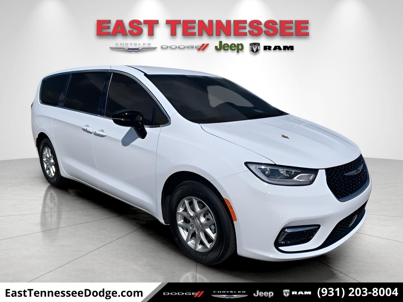 2026 Chrysler Pacifica Select's photo