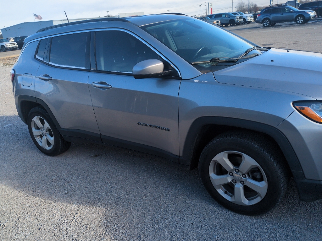 2018 Jeep Compass Latitude photo 3