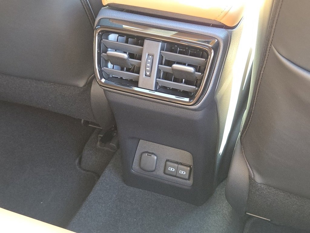 2026 Lexus NX 350h photo 27