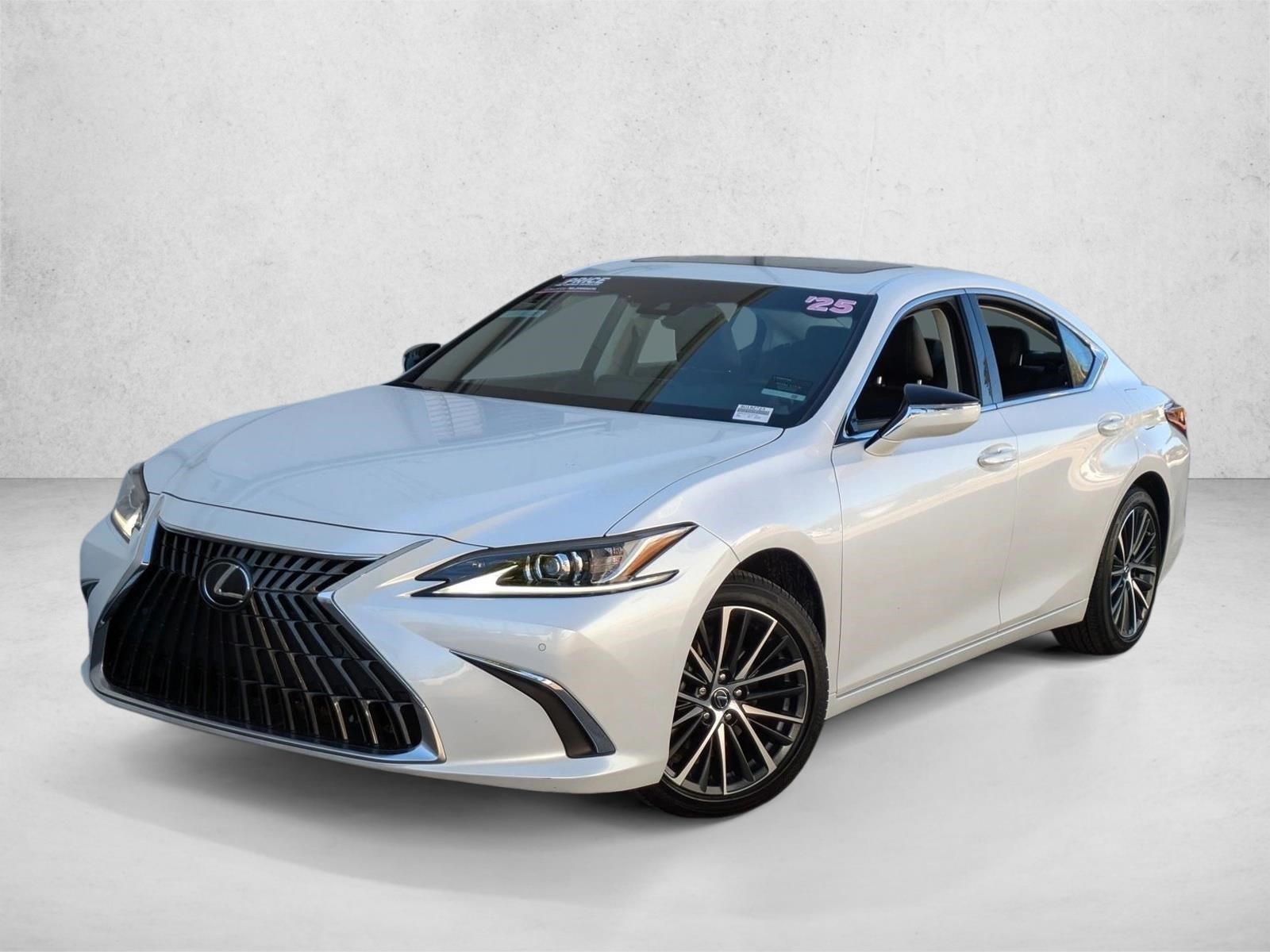 2025 Lexus ES 350's photo