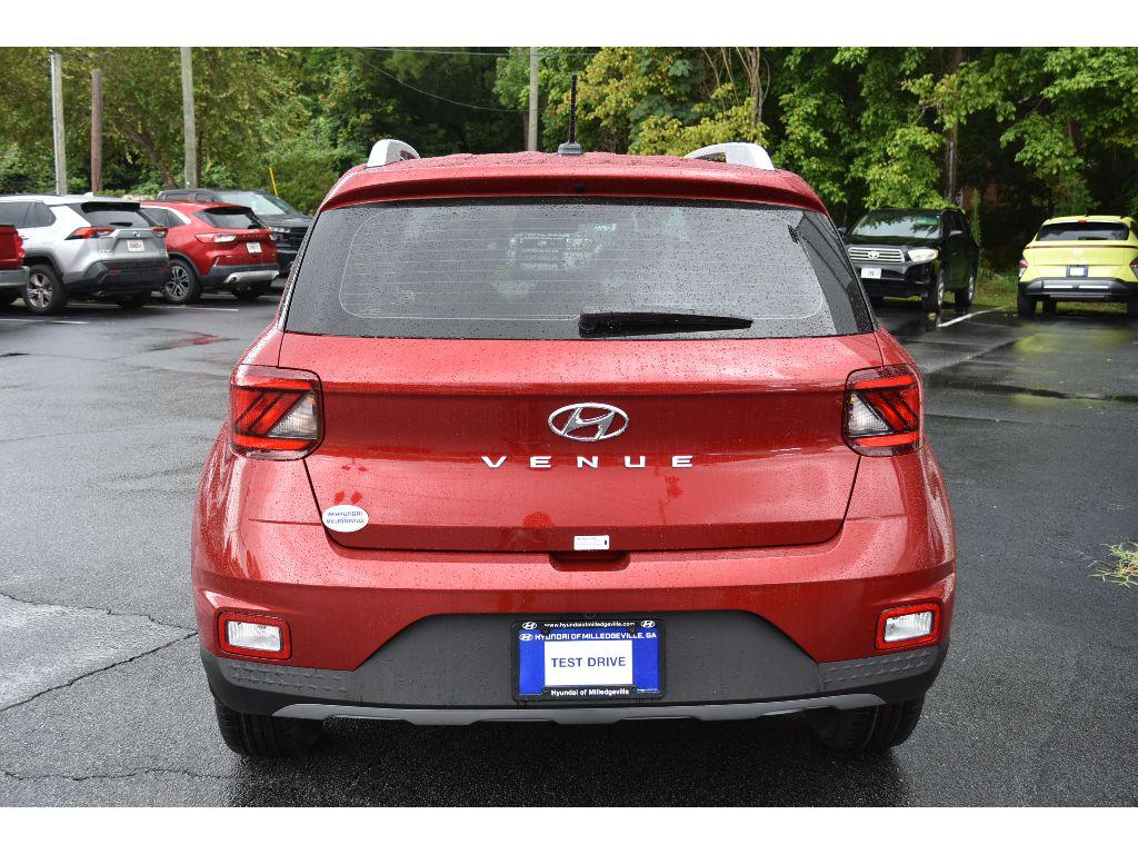 2025 Hyundai Venue SEL Limited photo 4
