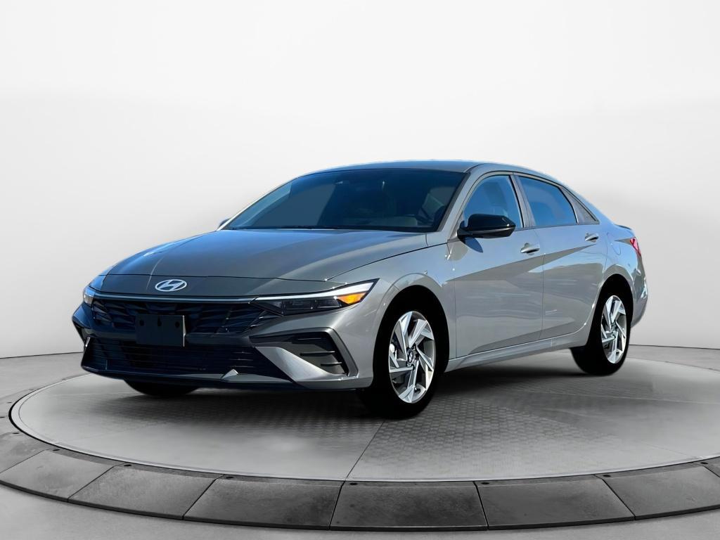 2025 Hyundai Elantra SEL's photo