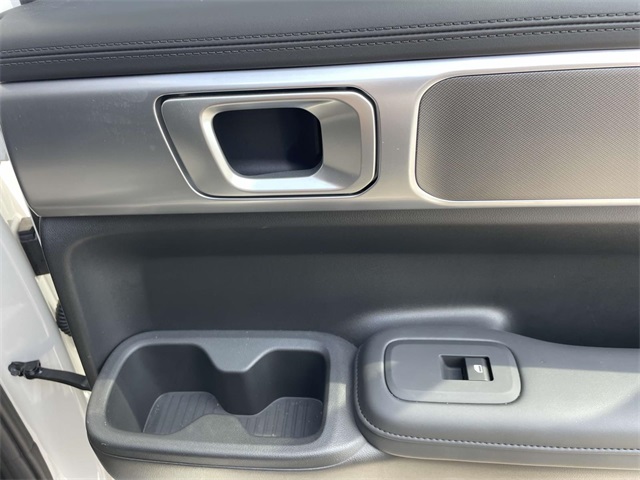 2025 Hyundai Santa Fe SEL photo 8