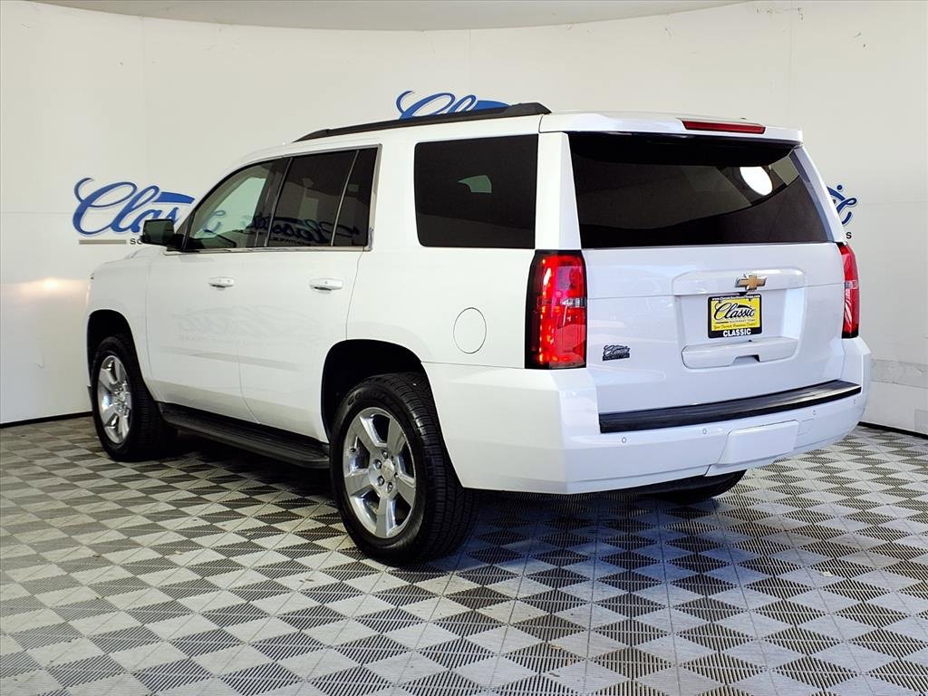 2016 Chevrolet Tahoe LT photo 2