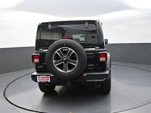 2023 Jeep Wrangler Sahara photo 4