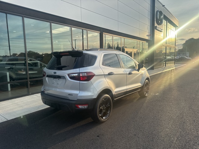 2022 Ford EcoSport SES photo 2