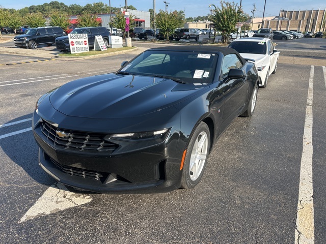 2023 Chevrolet Camaro 1LT photo 3