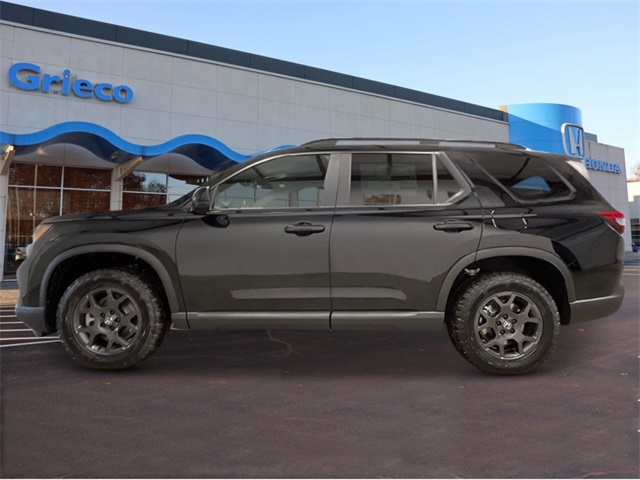 2025 Honda Pilot TrailSport photo 2