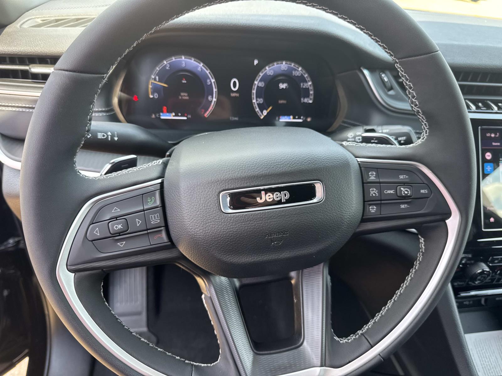 2025 Jeep Grand Cherokee Altitude photo 9