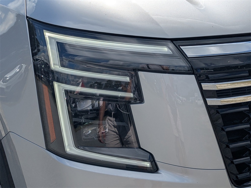 2026 Nissan Armada SV photo 8