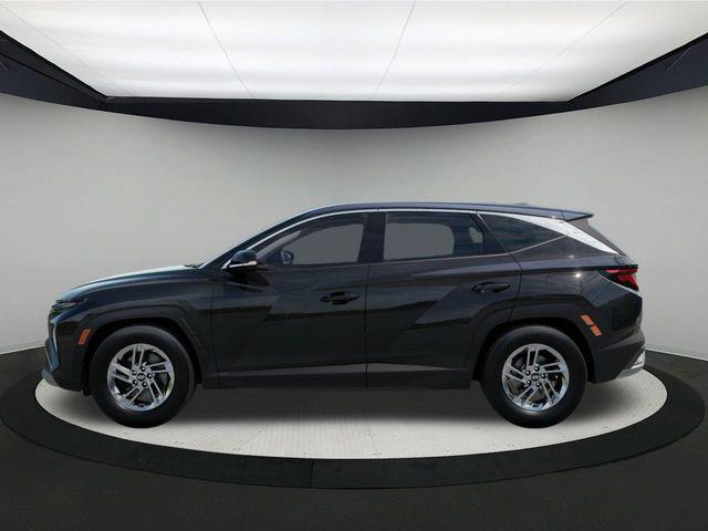 2026 Hyundai Tucson SE photo 3