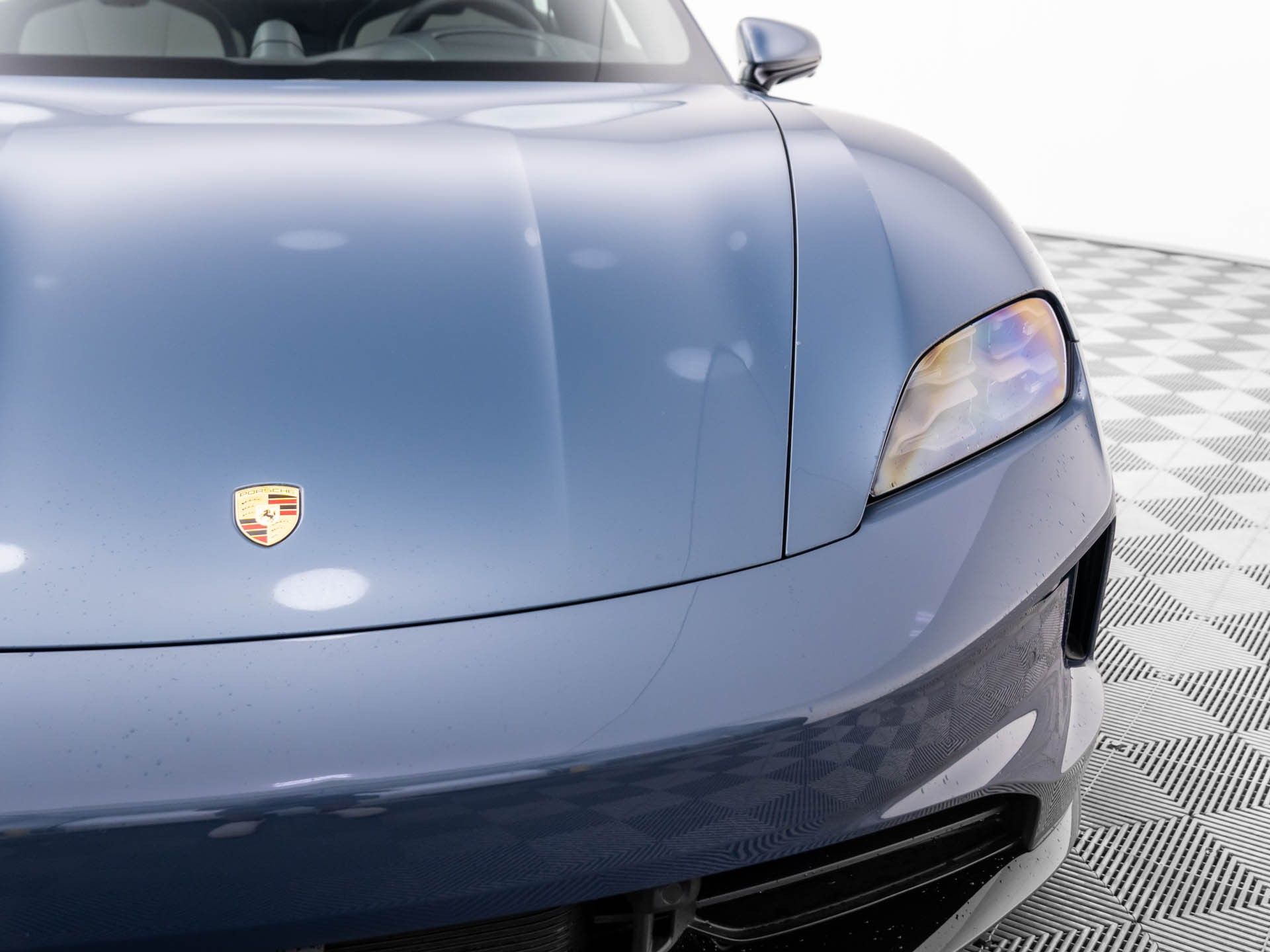 2025 Porsche Taycan GTS photo 32
