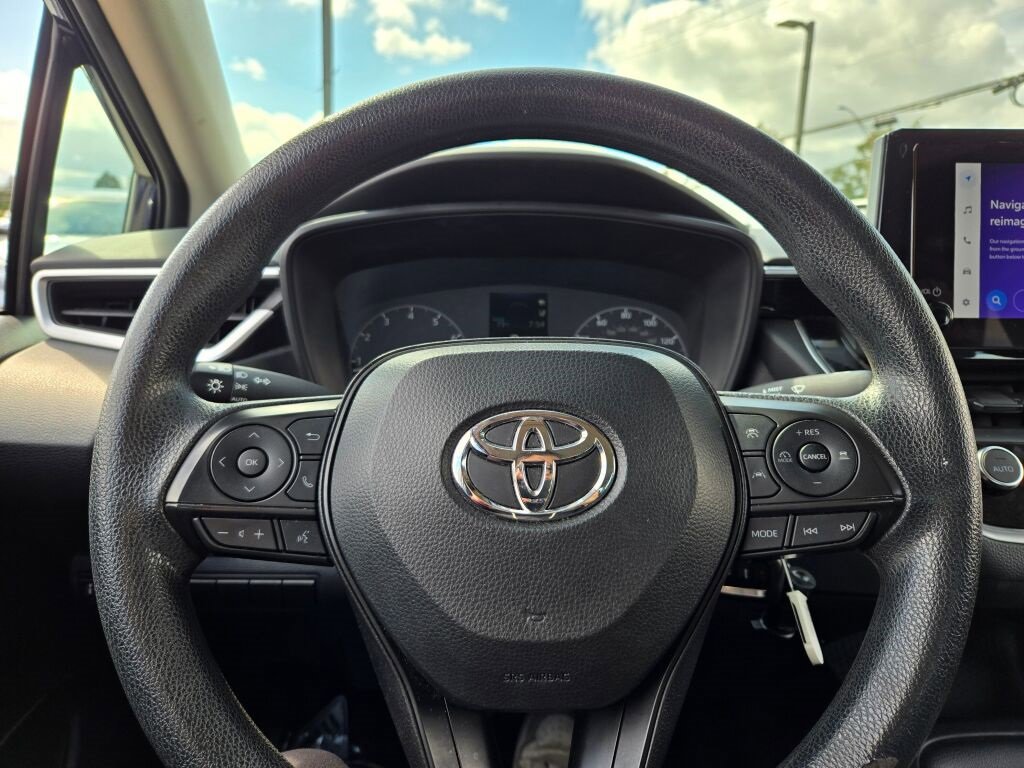2023 Toyota Corolla LE photo 25