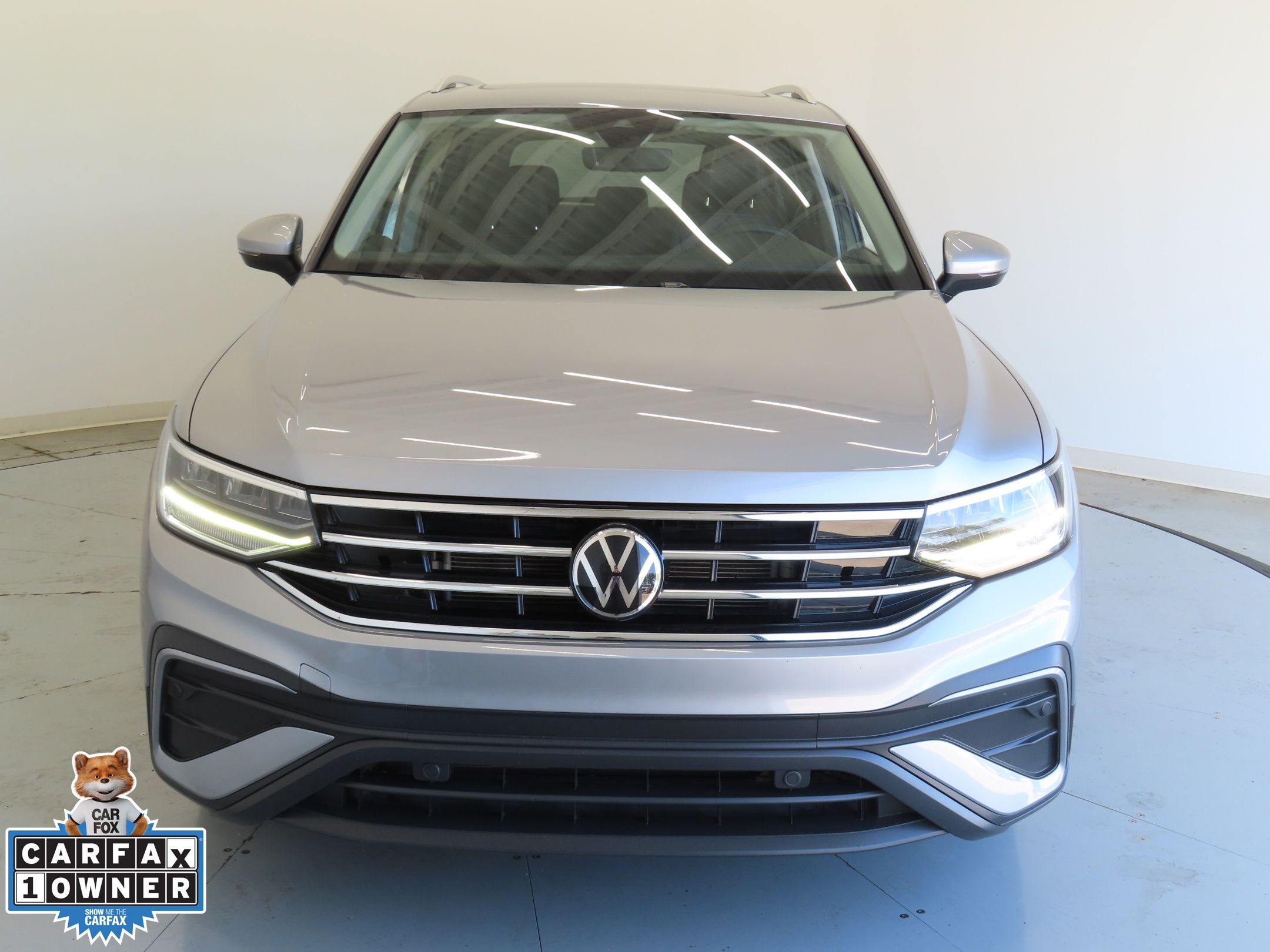 2023 Volkswagen Tiguan SE photo 8