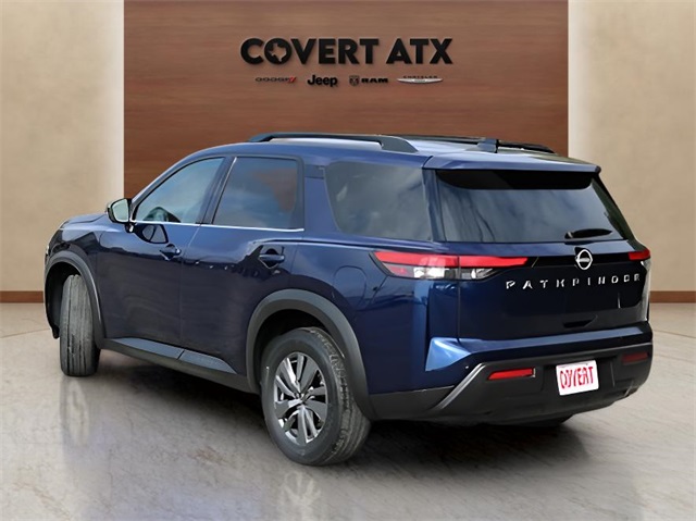 2025 Nissan Pathfinder SV photo 3