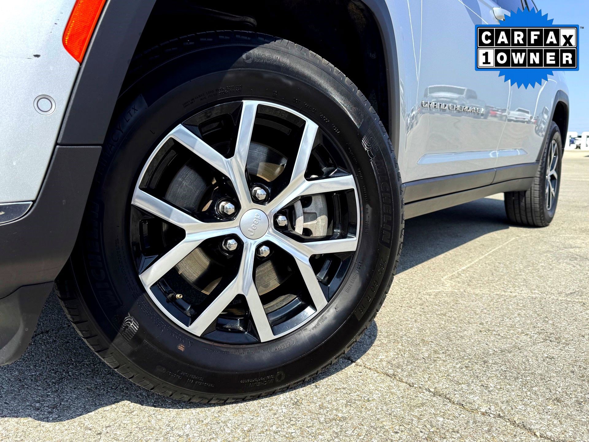 2024 Jeep Grand Cherokee Limited photo 2