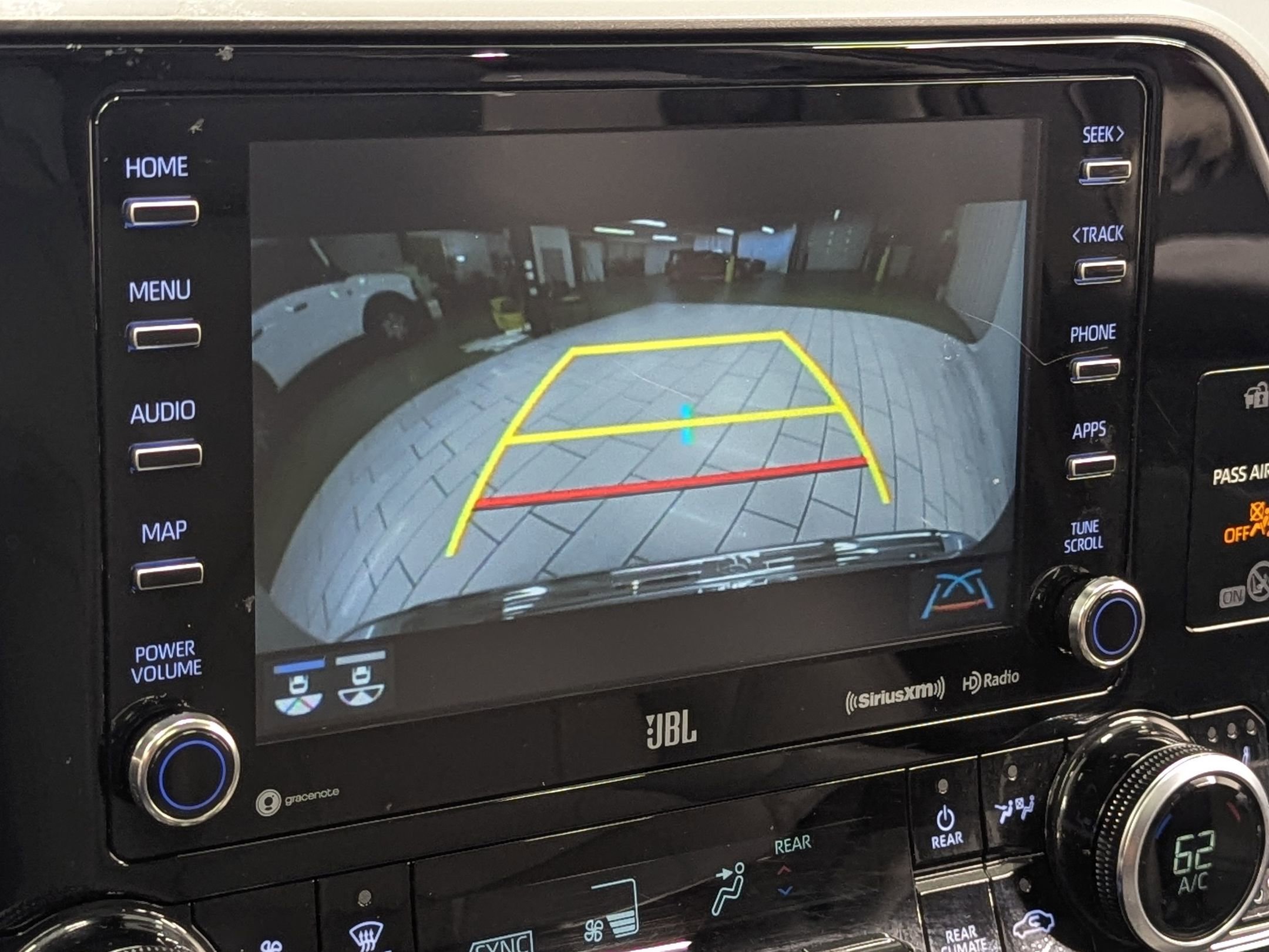 2020 Toyota Highlander Limited photo 31
