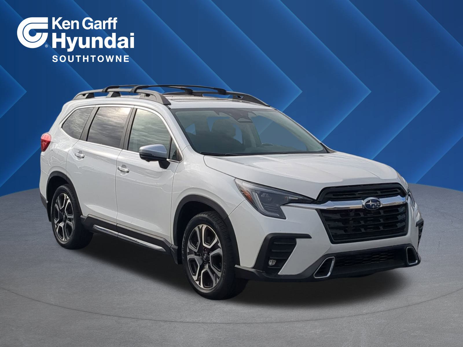 2023 Subaru Ascent Touring's photo