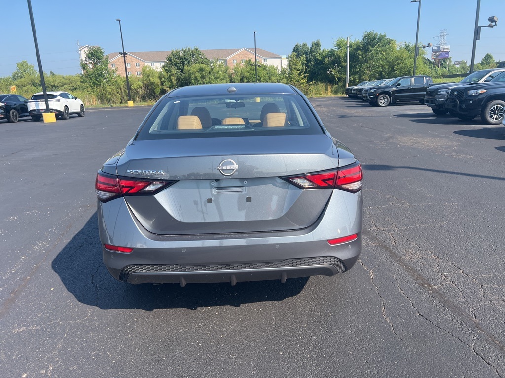 2025 Nissan Sentra SV photo 4