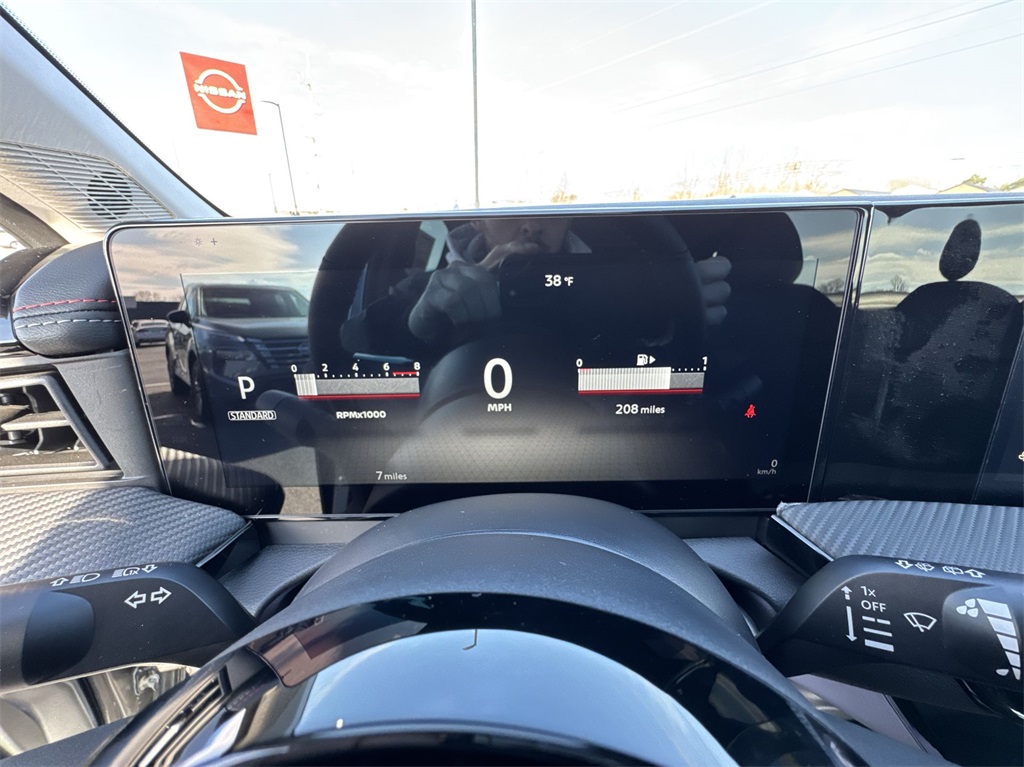 2025 Nissan Kicks SR photo 15