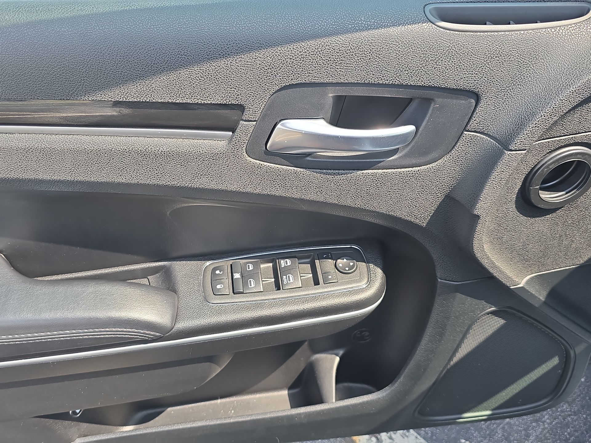 2022 Chrysler 300 Touring photo 53