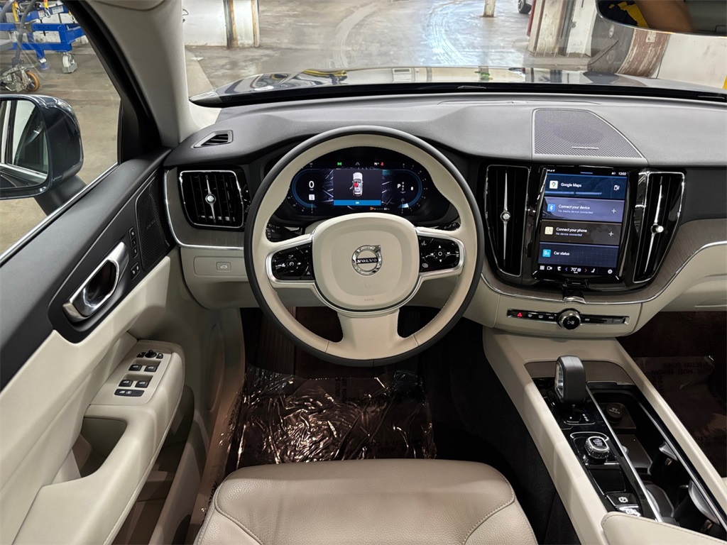 2023 Volvo XC60 B5 Plus photo 20