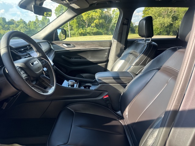 2025 Jeep Grand Cherokee Limited photo 16