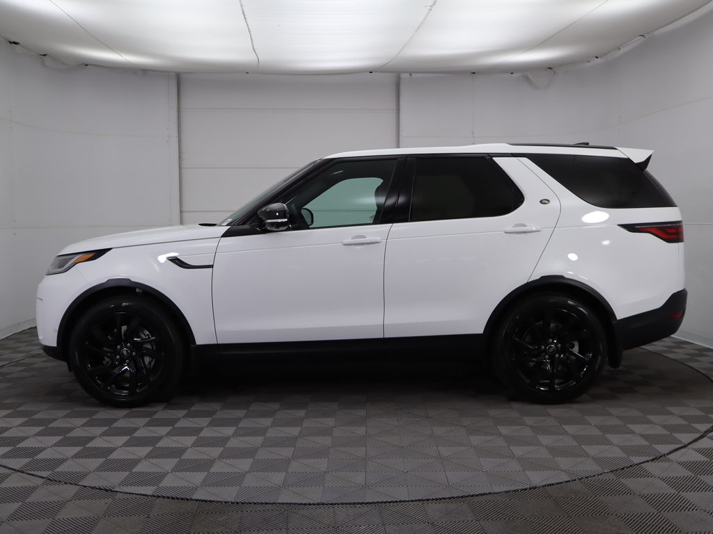 2025 Land Rover Discovery S photo 8