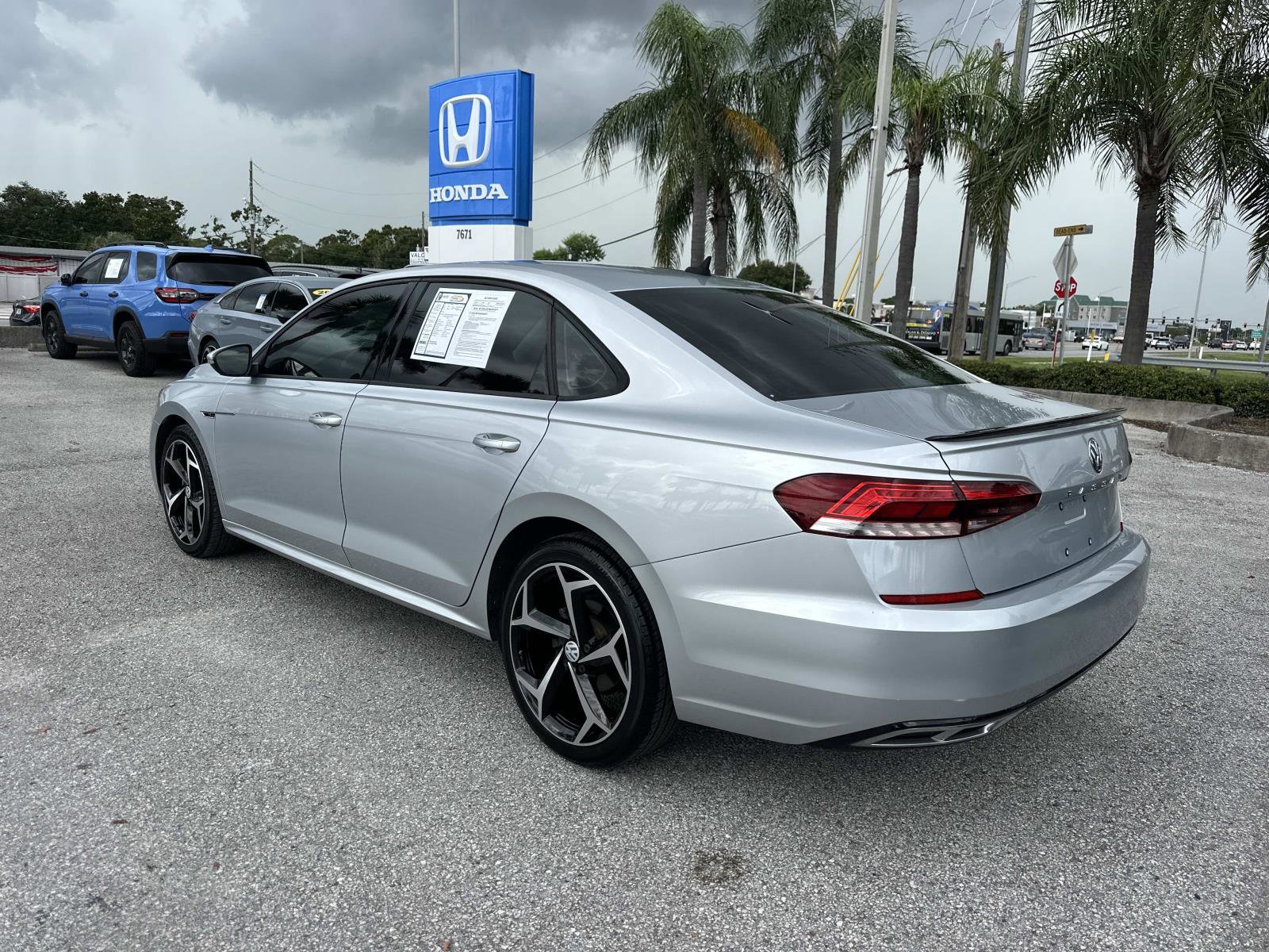 2020 Volkswagen Passat 2.0T R-Line photo 4