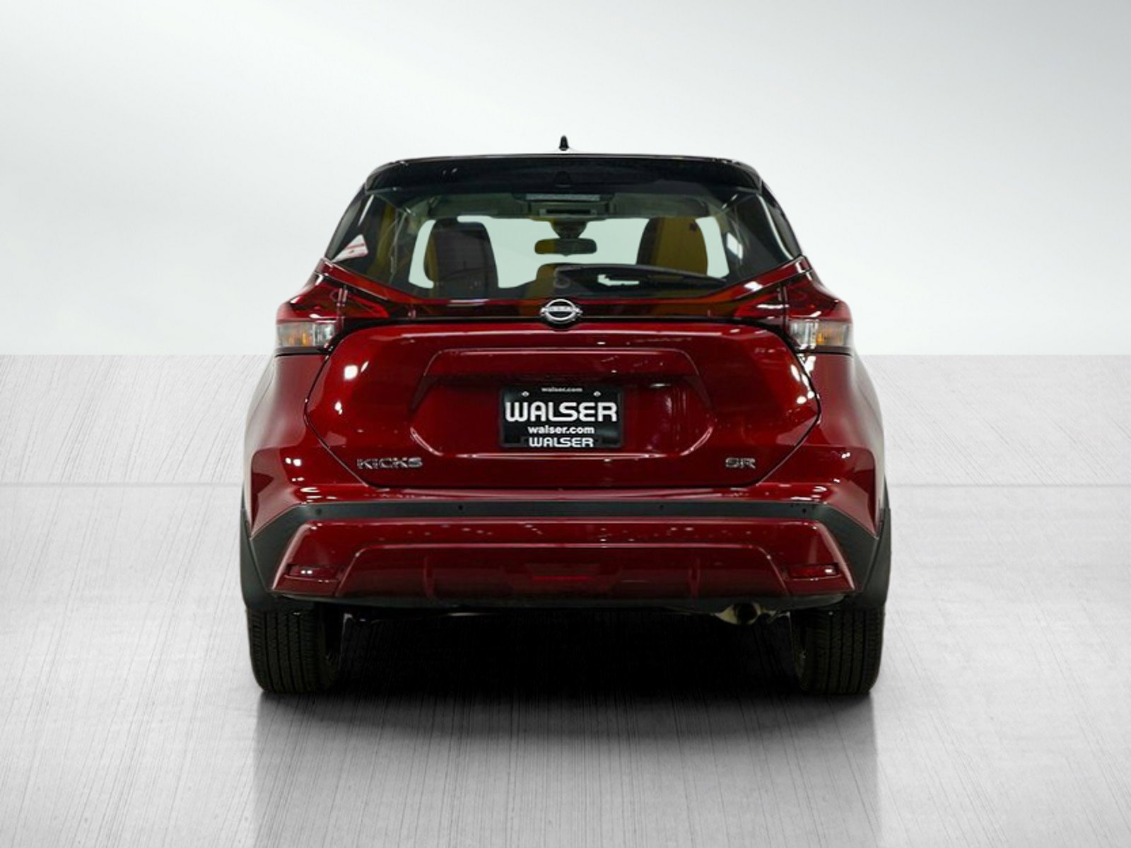 2022 Nissan Kicks SR photo 3