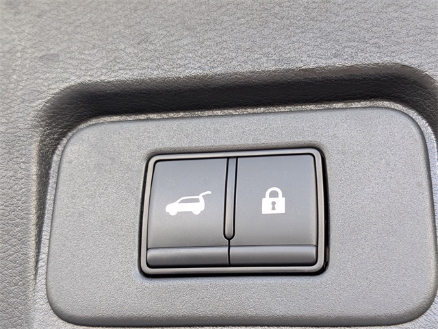 2025 Nissan Rogue SV photo 11