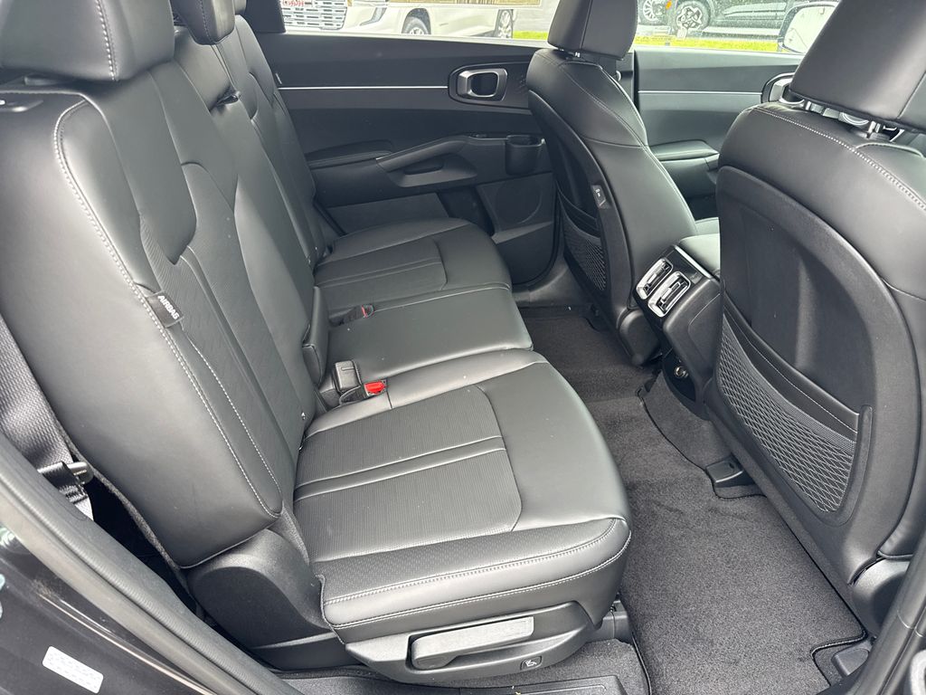 2025 Kia Sorento S photo 10