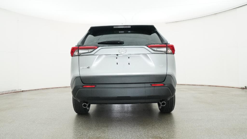 2025 Toyota RAV4 LE photo 17