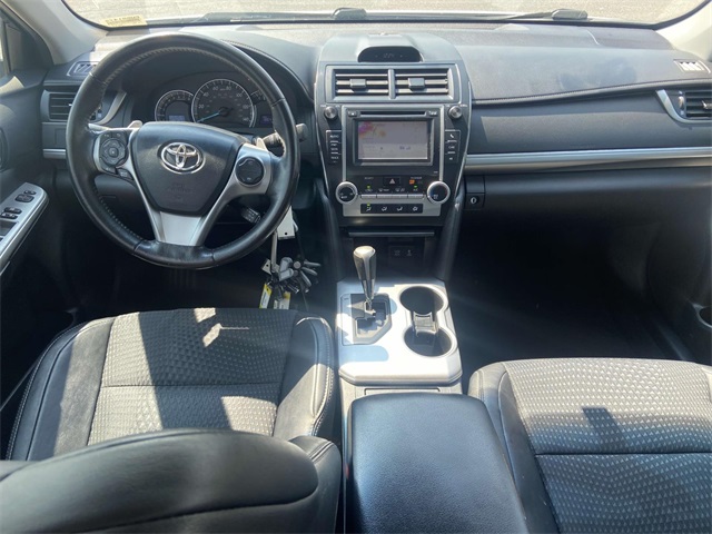 2013 Toyota Camry SE photo 8