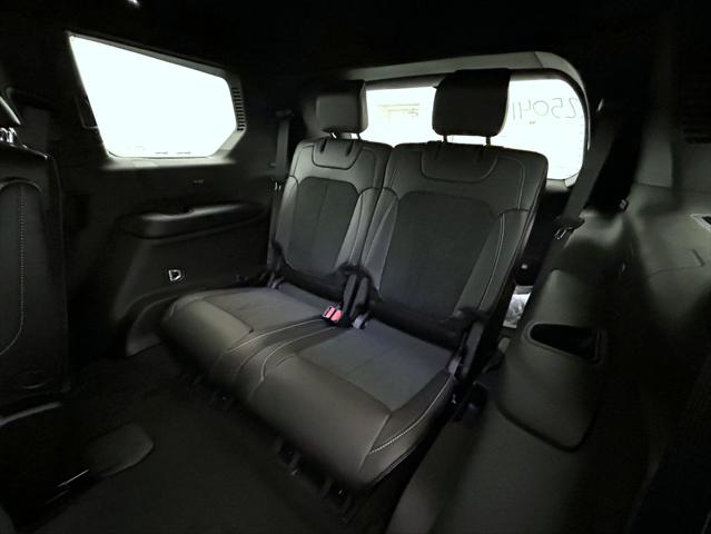 2025 Jeep Grand Cherokee Altitude photo 20
