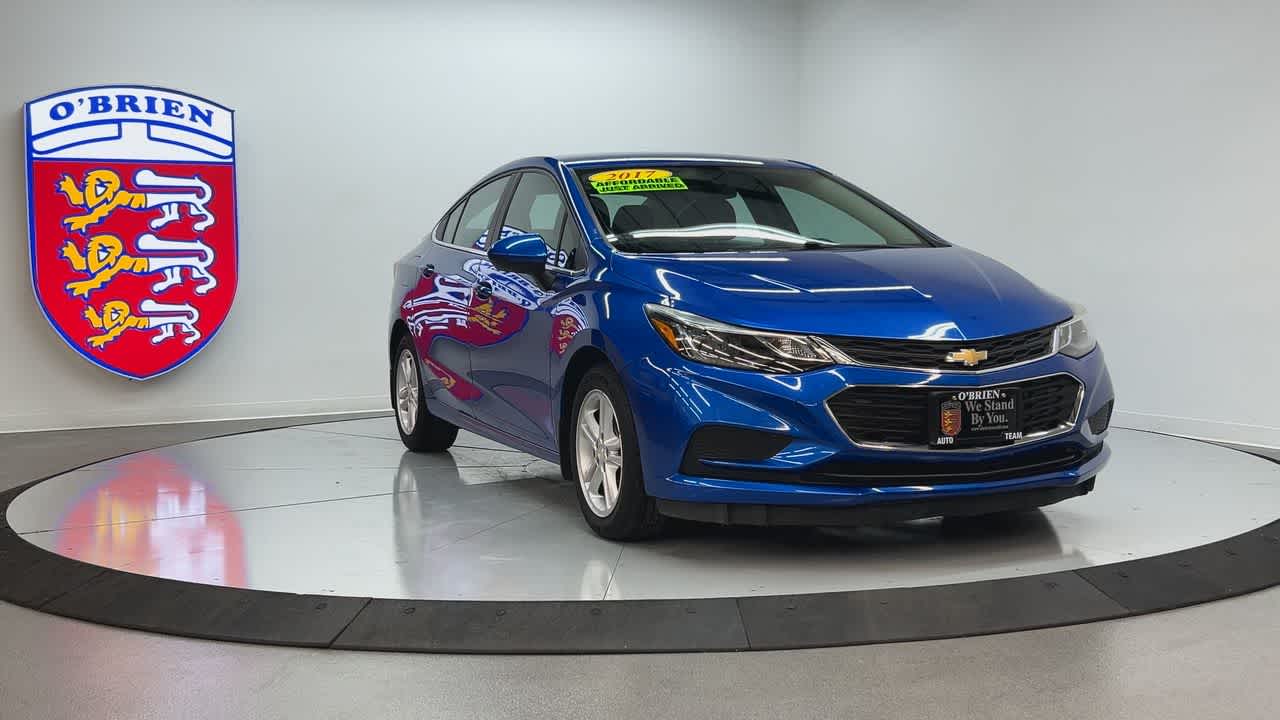 Used 2017 Chevrolet Cruze LT with VIN 1G1BE5SM9H7113884 for sale in Normal, IL