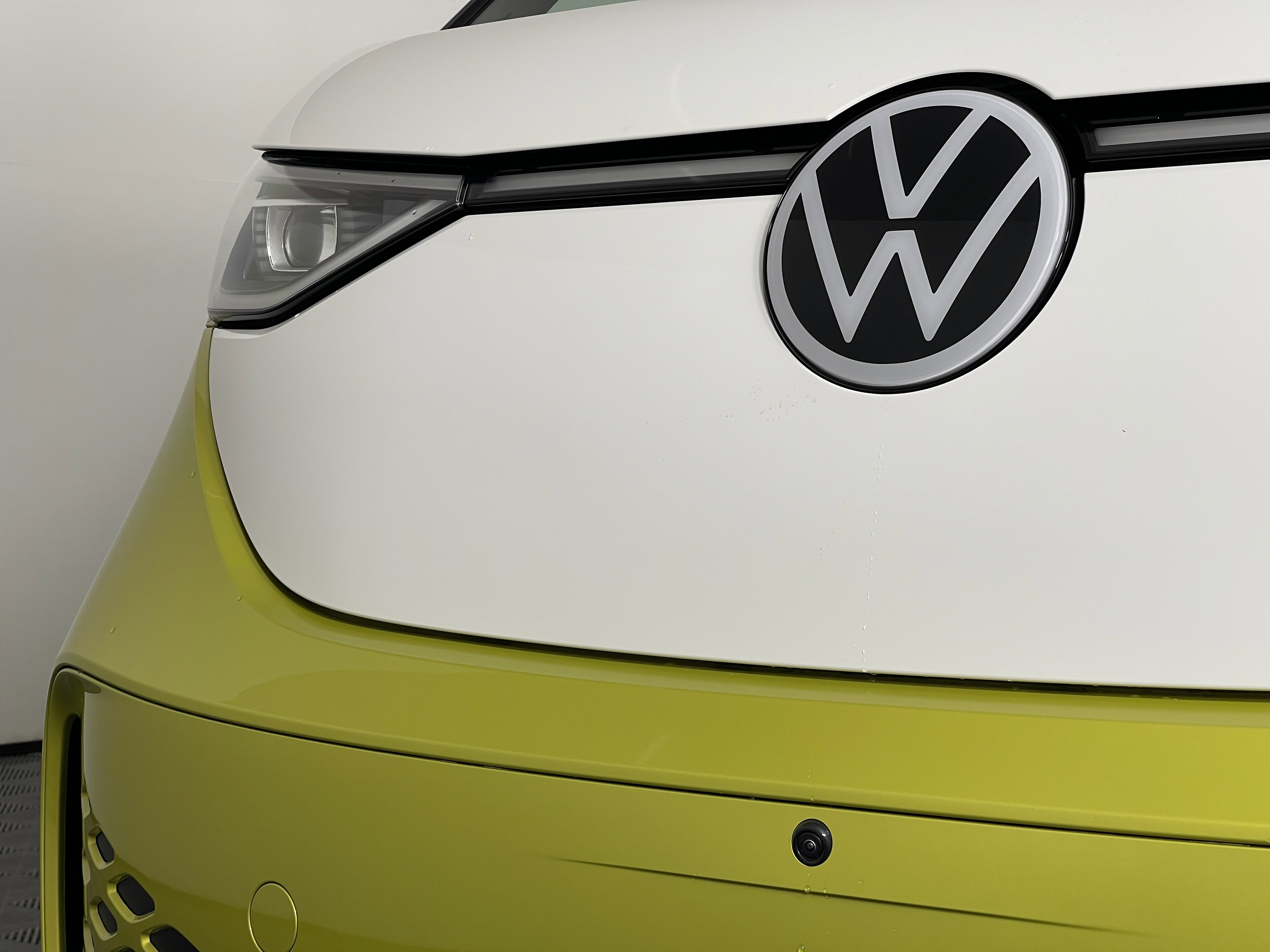2025 Volkswagen ID. Buzz Pro Plus photo 3