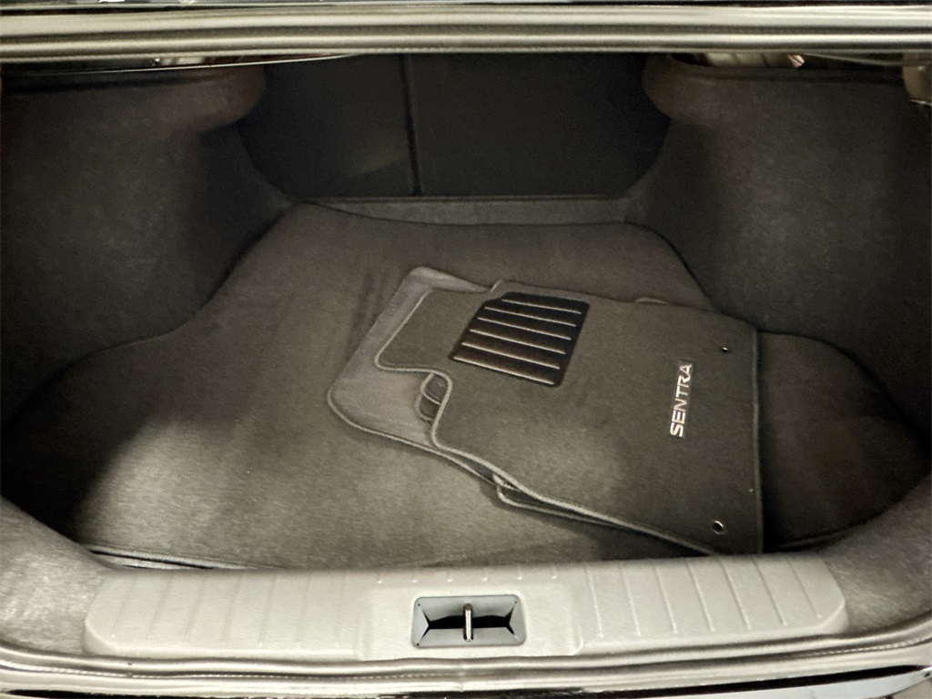 2025 Nissan Sentra SV photo 16