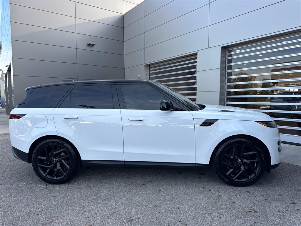 2023 Land Rover Range Rover Sport SE photo 8