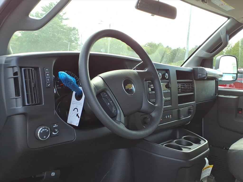 2025 Chevrolet Express Cargo 3500 photo 11